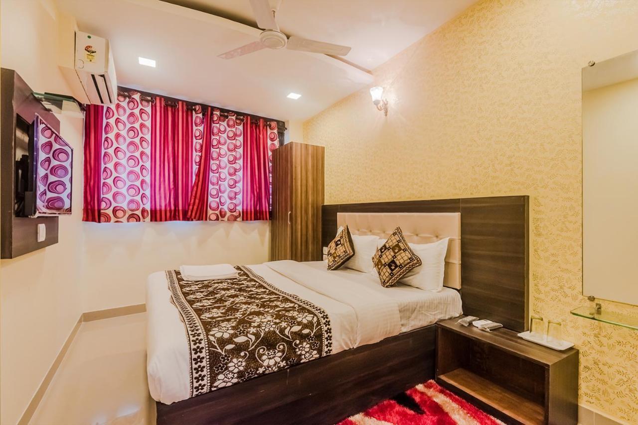 Hotel Golden Galaxy Mumbai Exterior photo