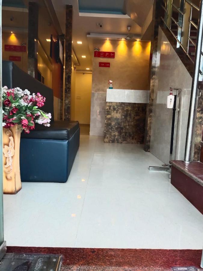 Hotel Golden Galaxy Mumbai Exterior photo