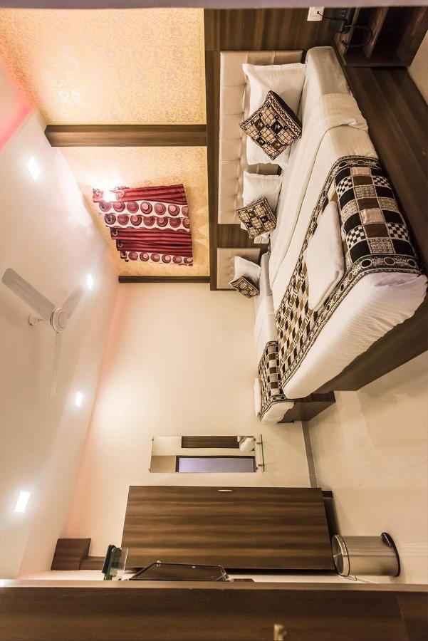 Hotel Golden Galaxy Mumbai Exterior photo