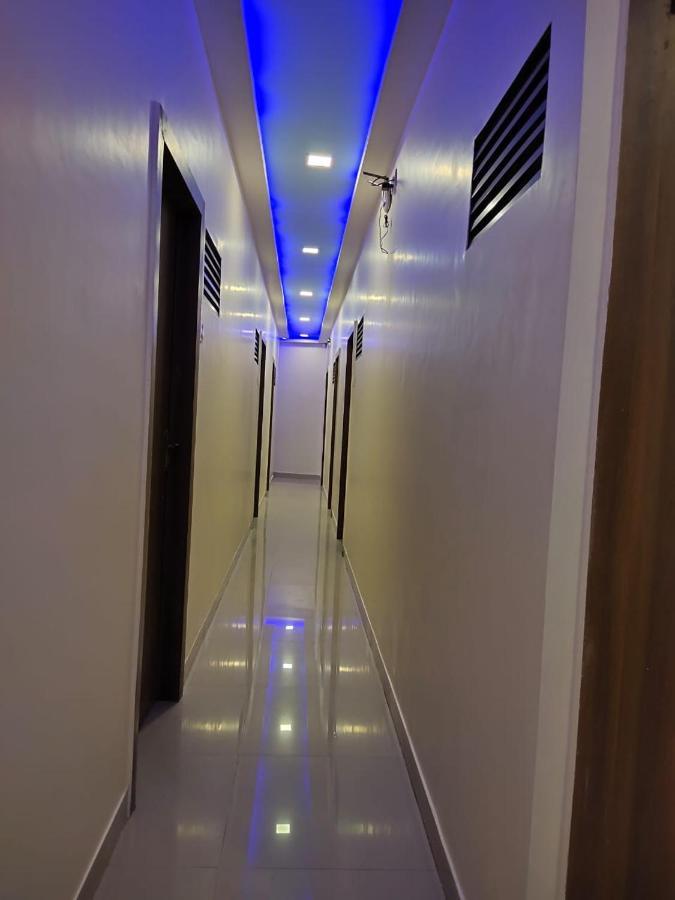 Hotel Golden Galaxy Mumbai Exterior photo
