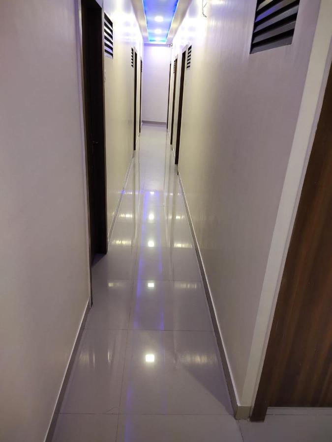 Hotel Golden Galaxy Mumbai Exterior photo